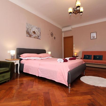 Guest House Barocco Ρόβινι Εξωτερικό φωτογραφία